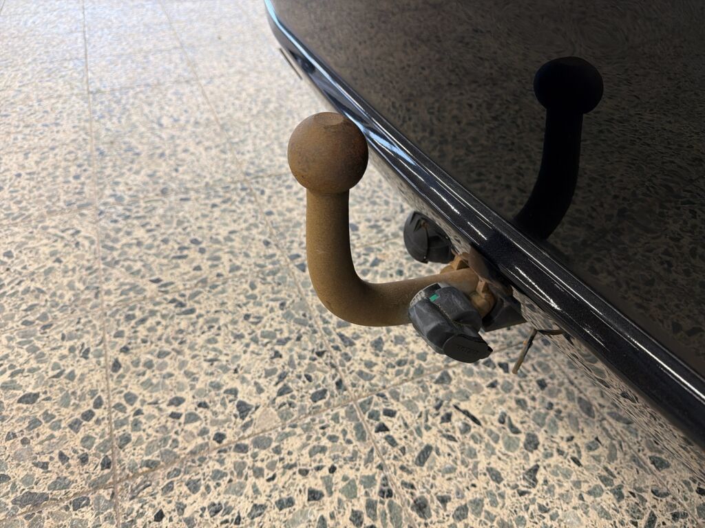 Volvo S60 2008 Musta