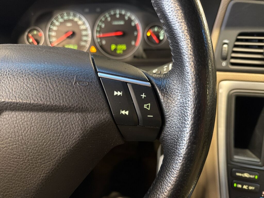 Volvo S60 2008 Musta