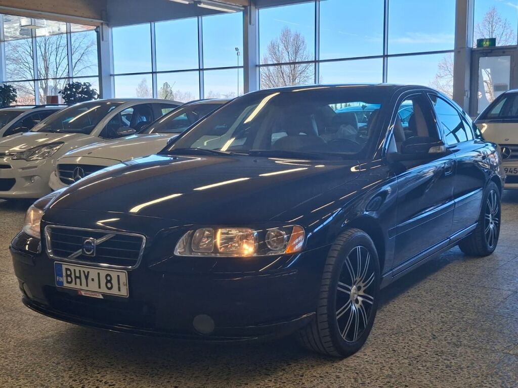 Volvo S60 2008 Musta