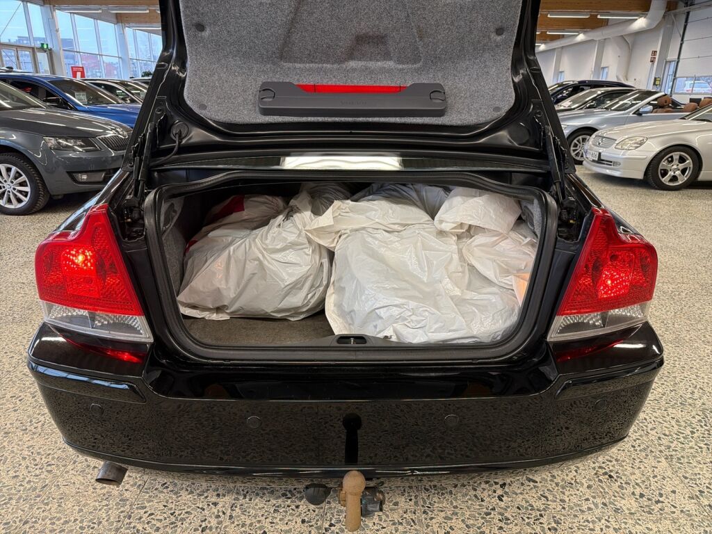 Volvo S60 2008 Musta