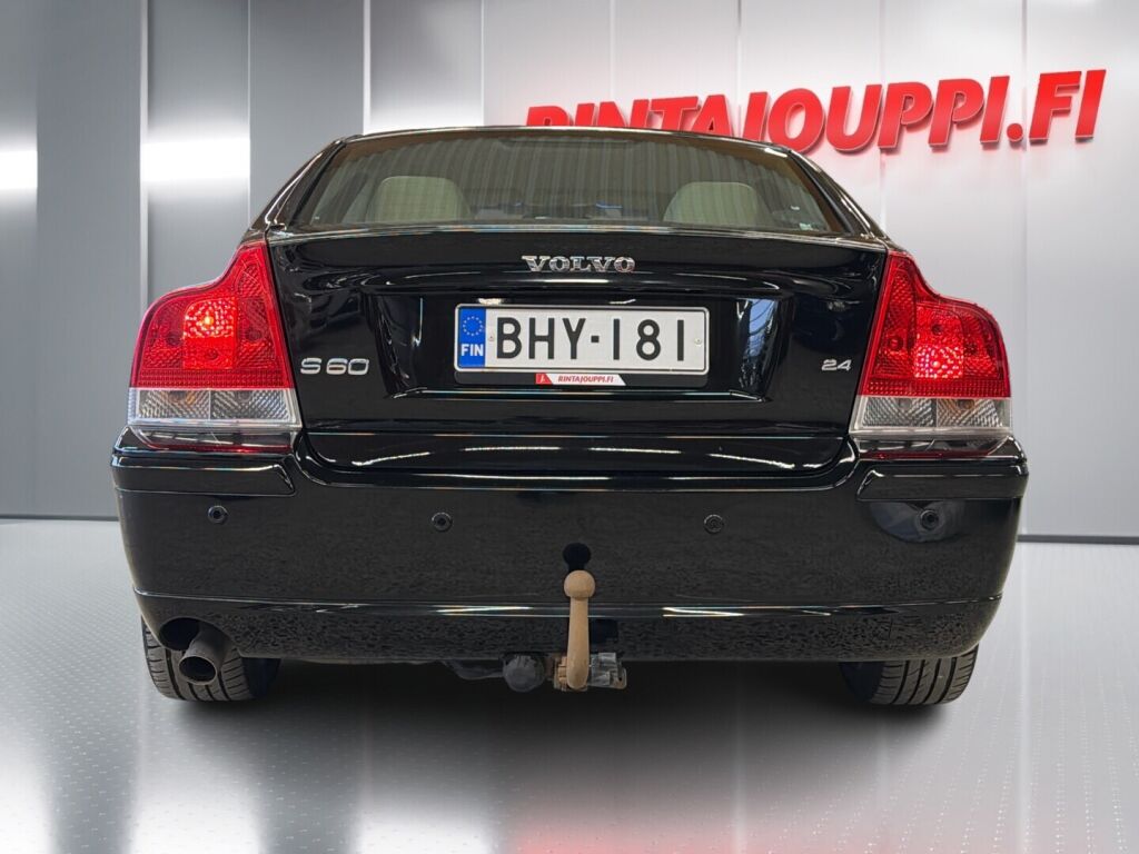 Volvo S60 2008 Musta