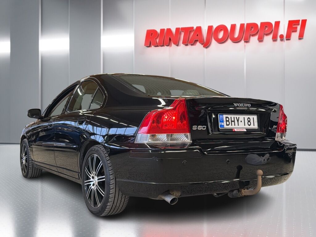 Volvo S60 2008 Musta