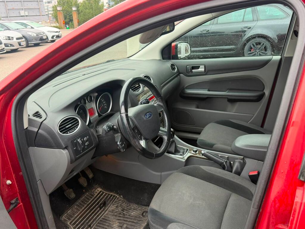 Ford Focus 2008 Punainen