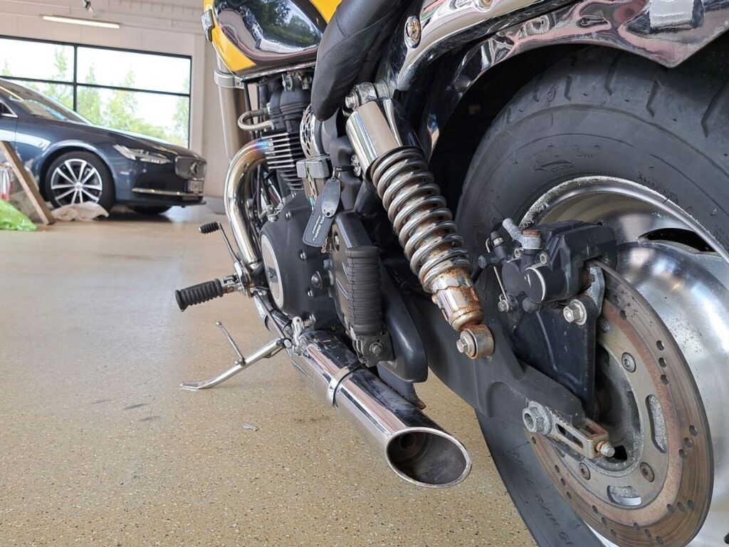 Triumph Speedmaster 2003 moniväri