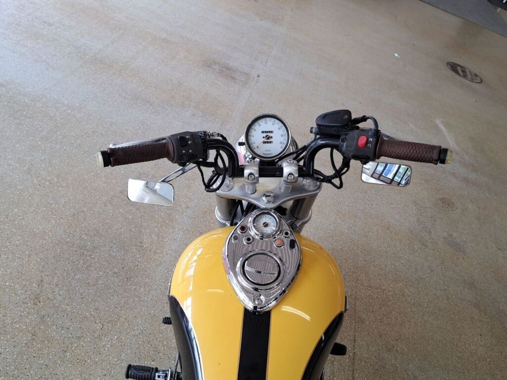 Triumph Speedmaster 2003 moniväri