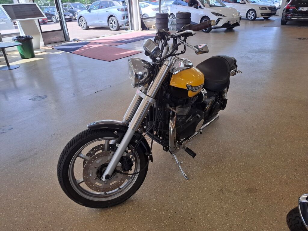 Triumph Speedmaster 2003 moniväri