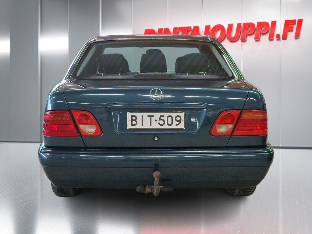 Mercedes-Benz E 1999 Vihreä