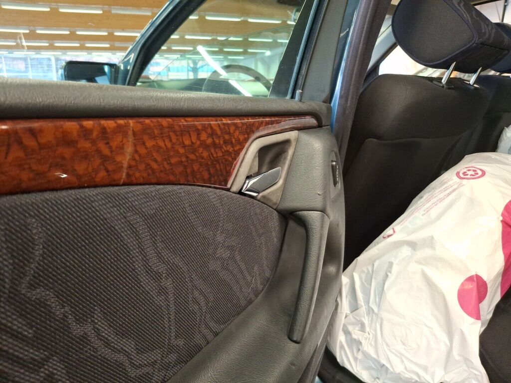 Mercedes-Benz E 1999 Vihreä