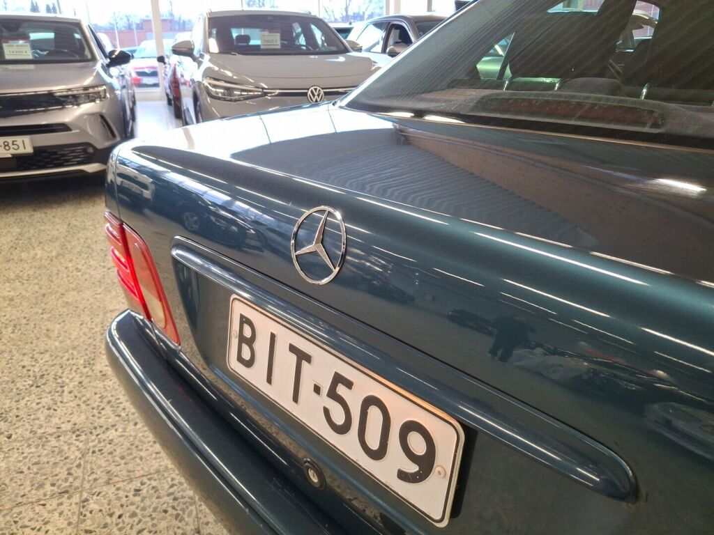 Mercedes-Benz E 1999 Vihreä