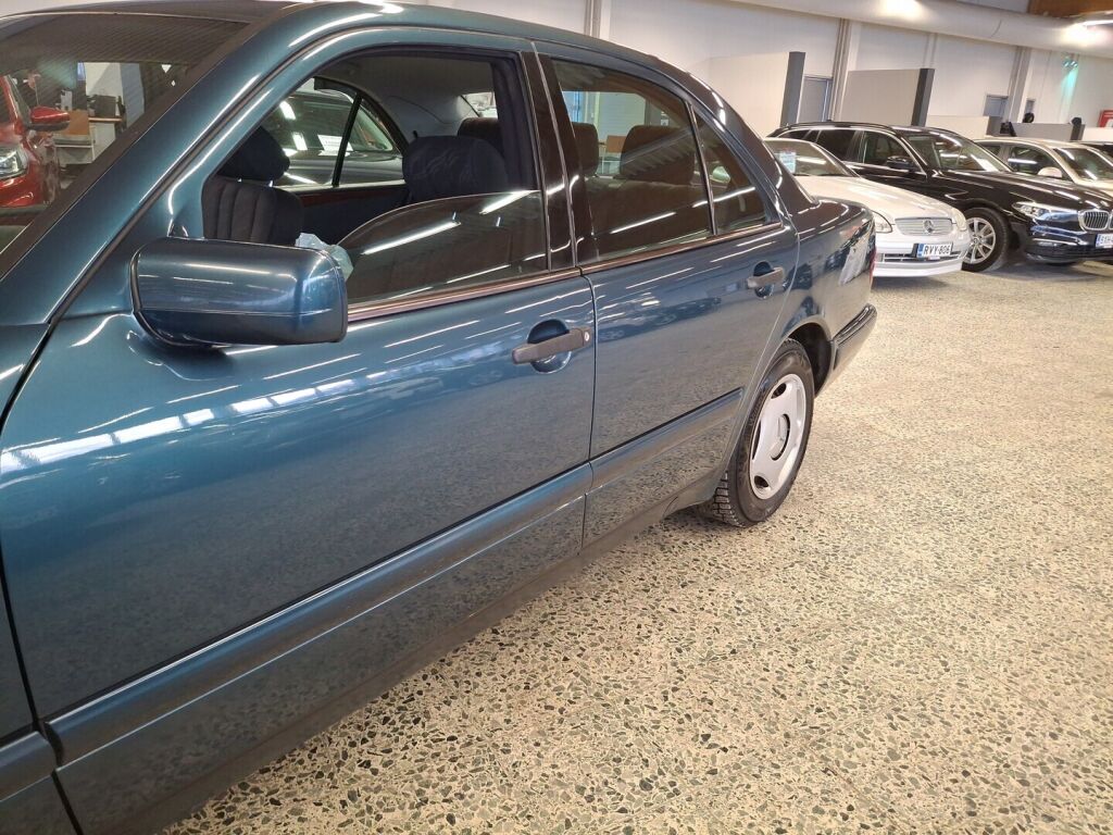 Mercedes-Benz E 1999 Vihreä