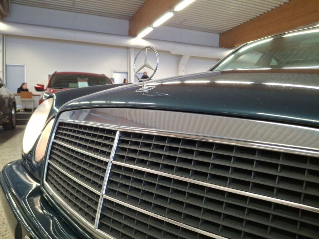 Mercedes-Benz E 1999 Vihreä