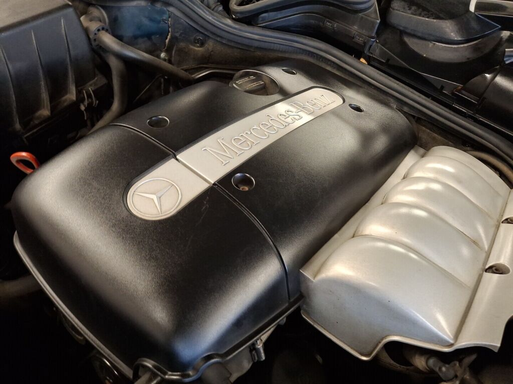 Mercedes-Benz E 1999 Vihreä