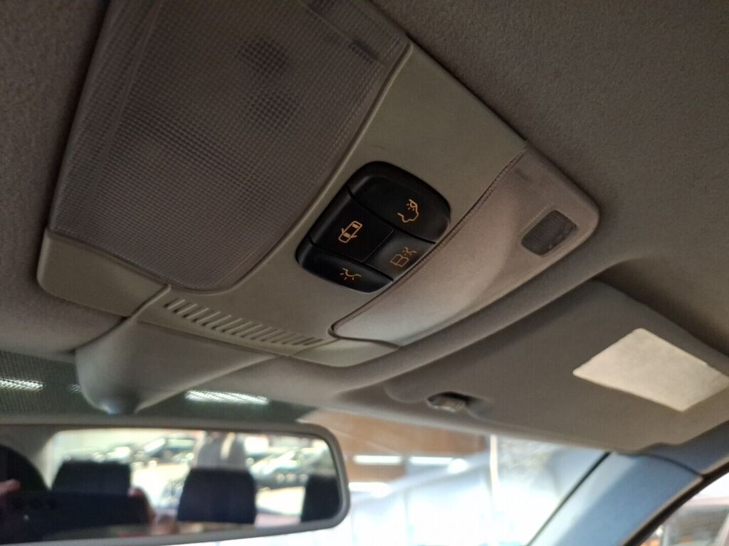 Mercedes-Benz E 1999 Vihreä