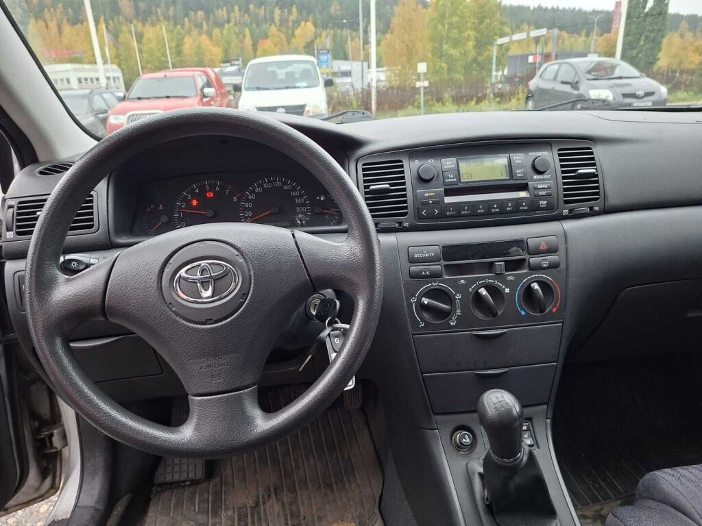 Toyota Corolla 2004 Hopea