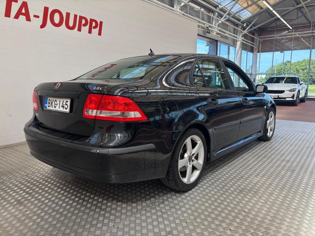 Saab 9-3 2005 Musta