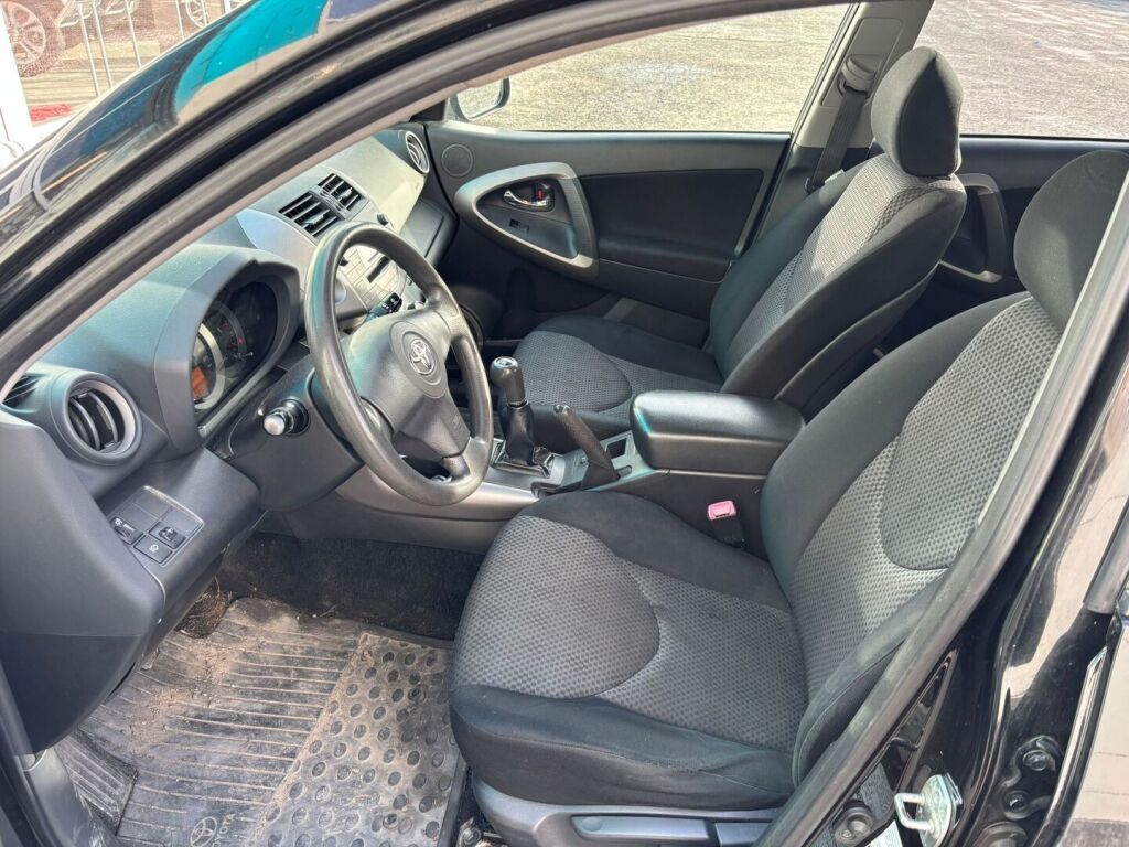 Toyota RAV4 2006 Musta