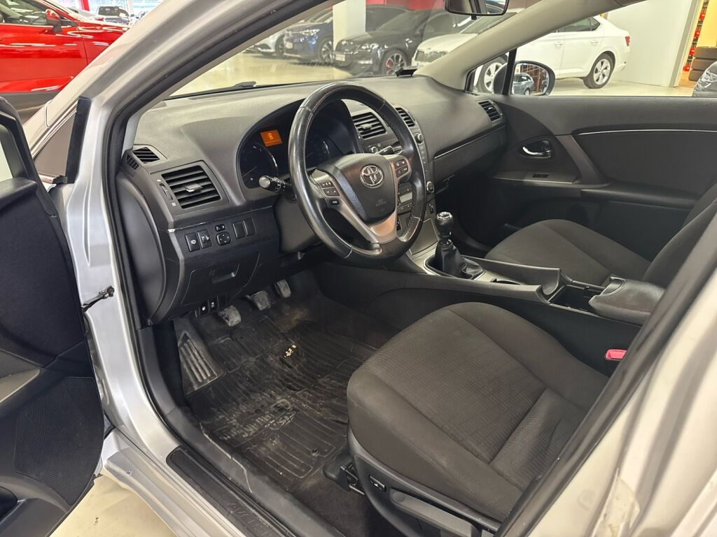 Toyota Avensis 2009 Hopea