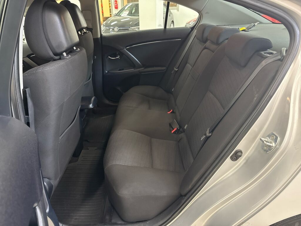 Toyota Avensis 2009 Hopea
