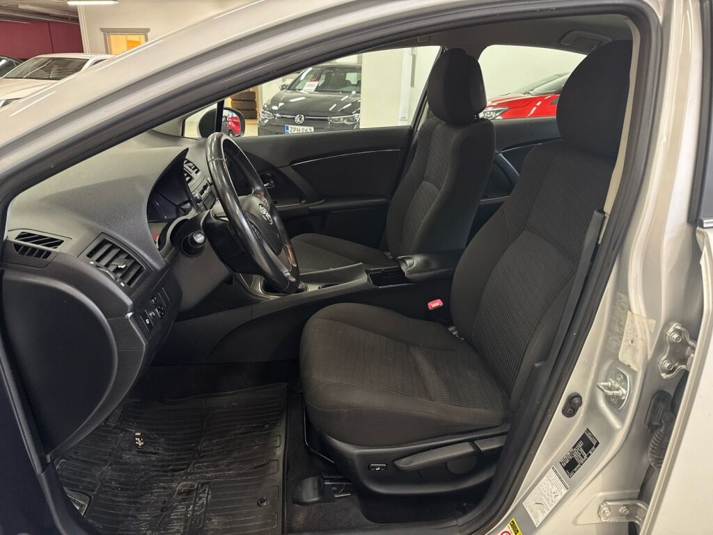 Toyota Avensis 2009 Hopea