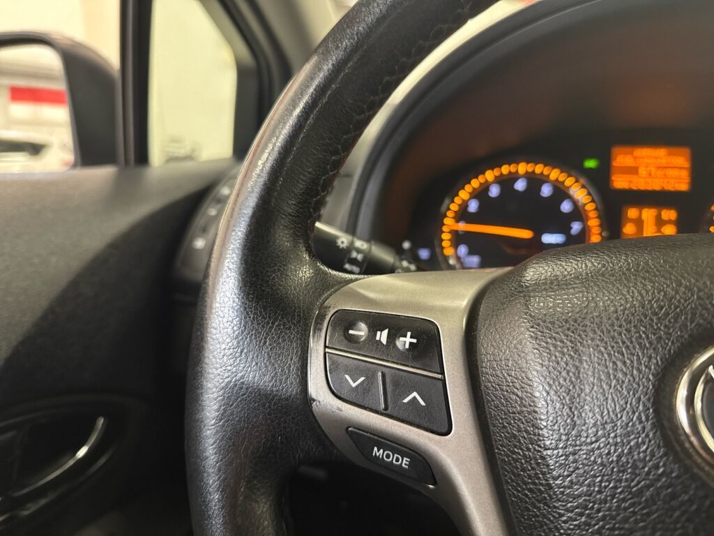 Toyota Avensis 2009 Hopea