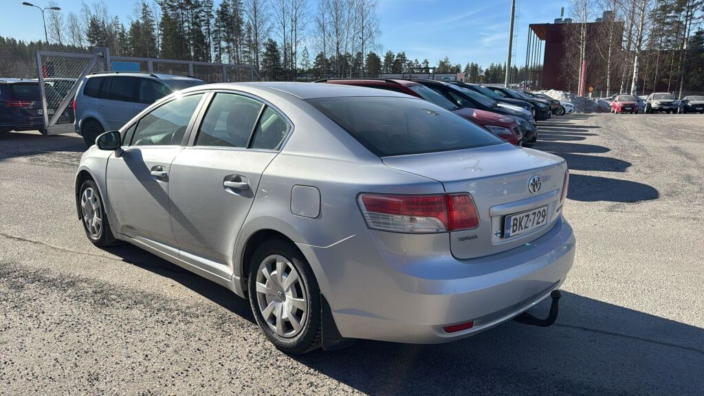 Toyota Avensis 2009 Hopea