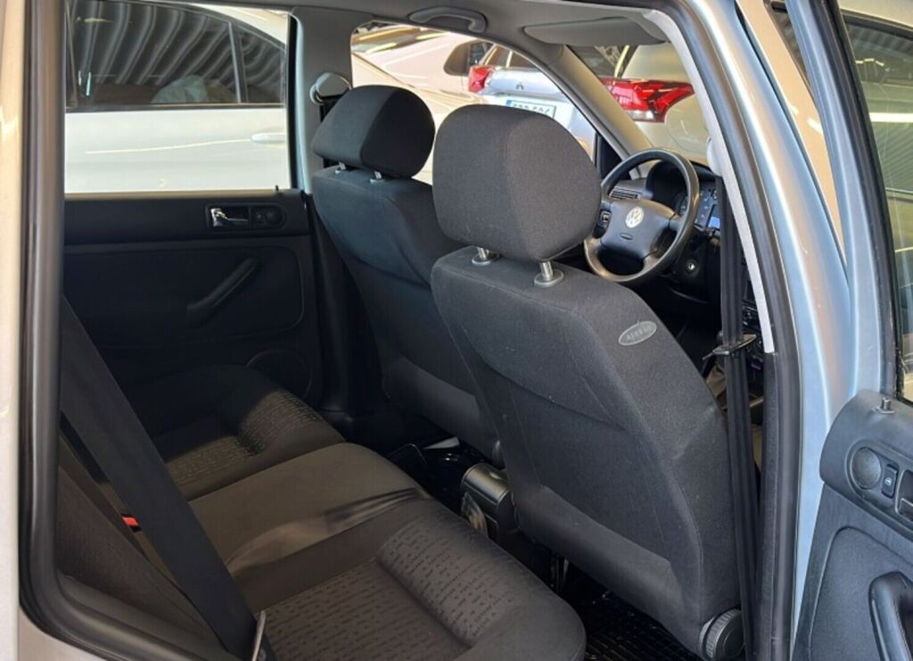 Volkswagen Golf Variant 2004 Harmaa