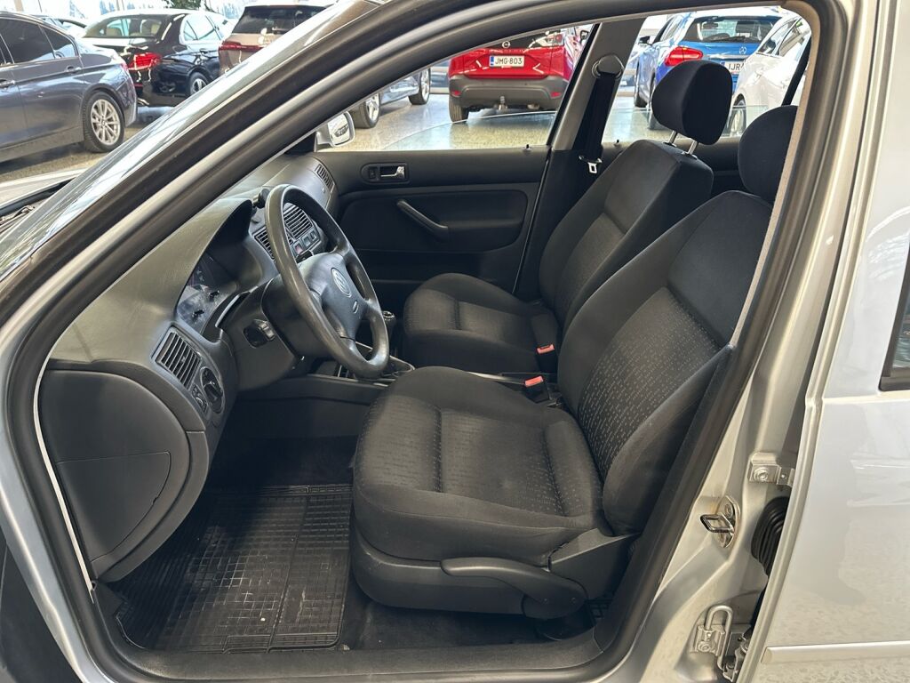 Volkswagen Golf Variant 2004 Harmaa