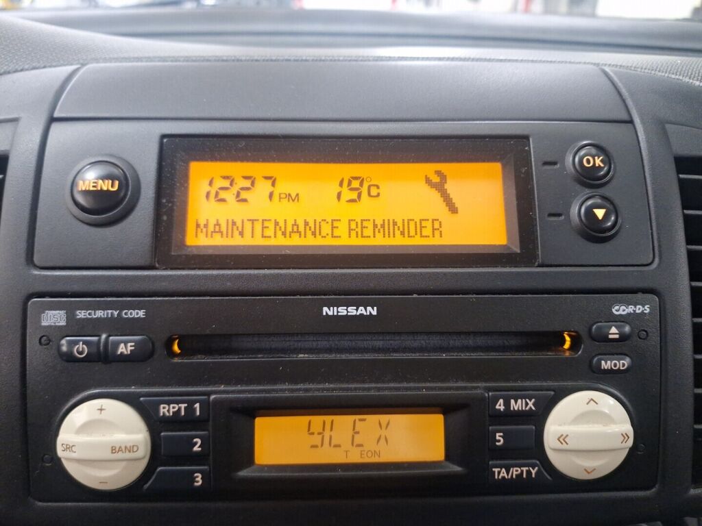 Nissan Micra 2004 Harmaa