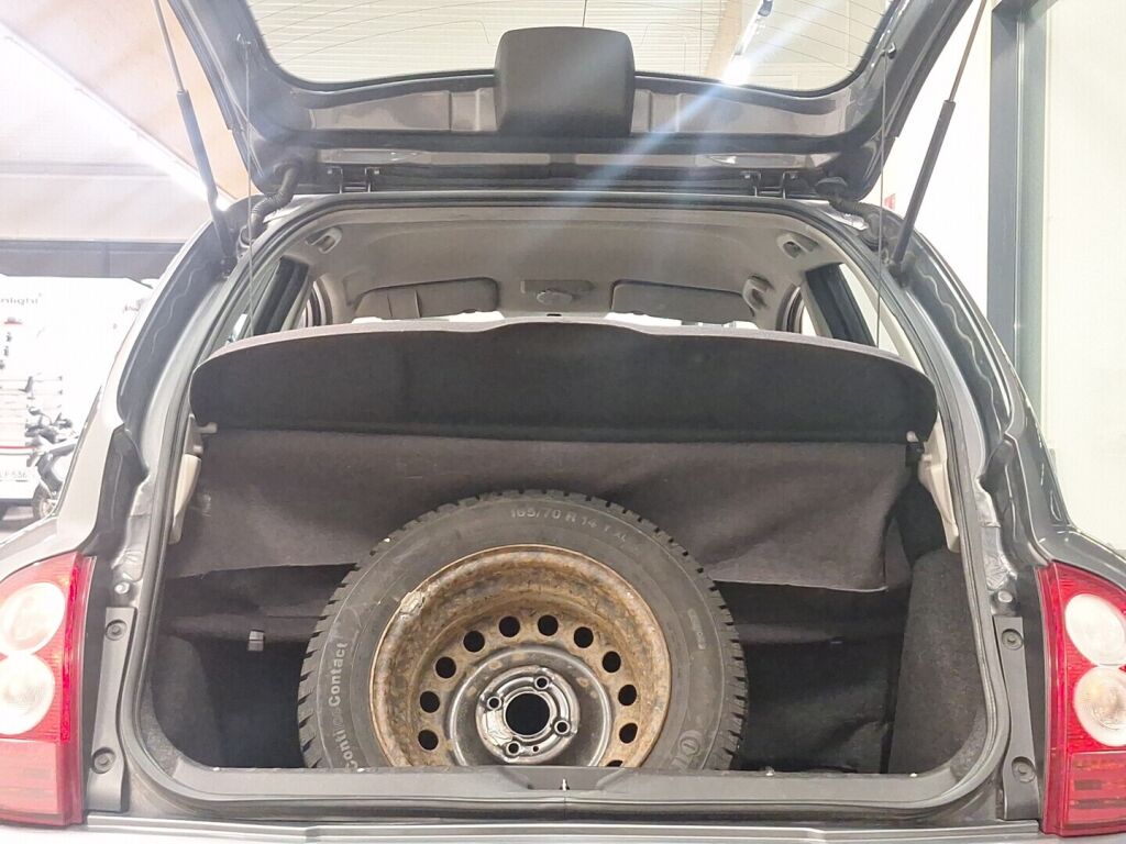 Nissan Micra 2004 Harmaa