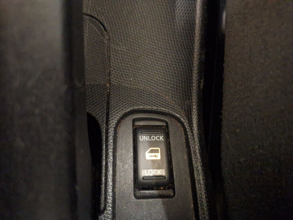 Nissan Micra 2004 Harmaa