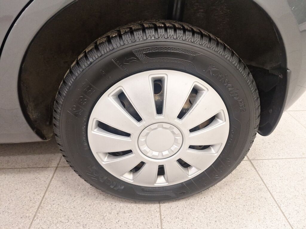 Nissan Micra 2004 Harmaa