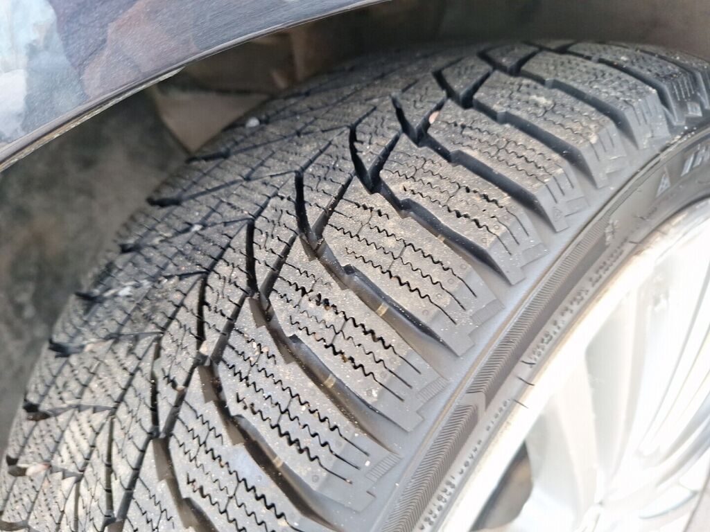 Volkswagen Golf 2006 Musta