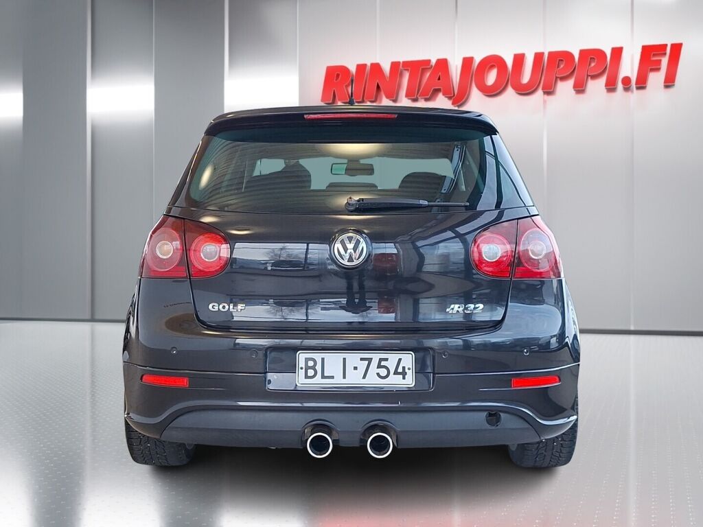 Volkswagen Golf 2006 Musta