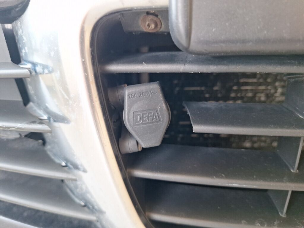 Volkswagen Golf 2006 Musta