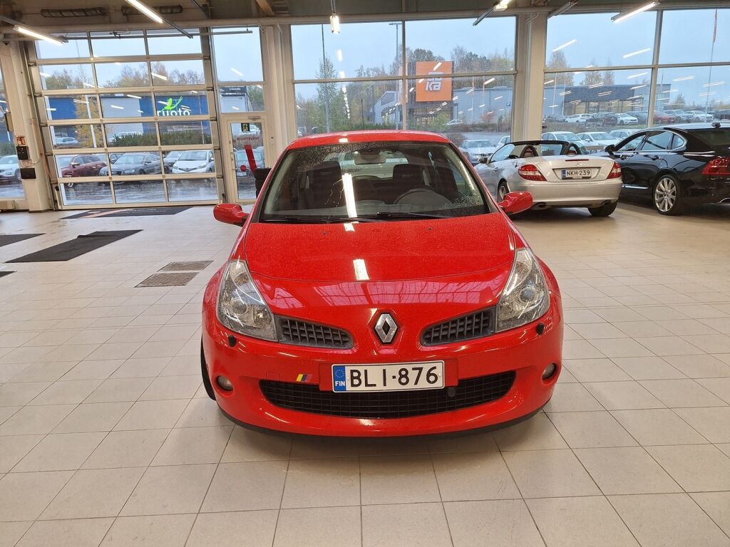 Renault Clio 2006 Punainen