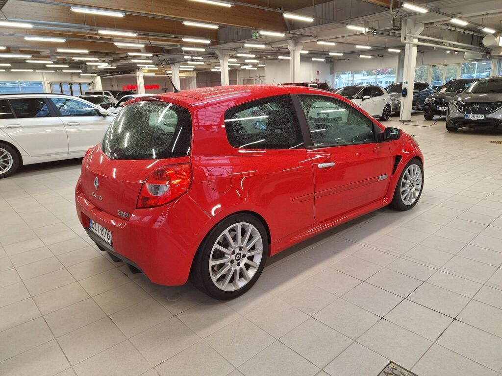 Renault Clio 2006 Punainen