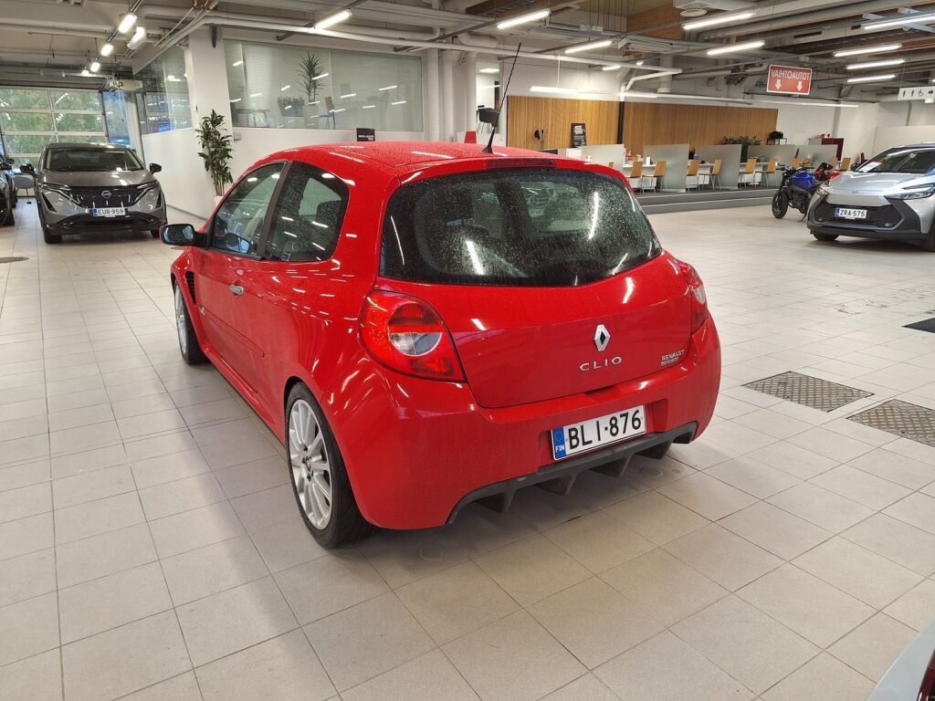Renault Clio 2006 Punainen