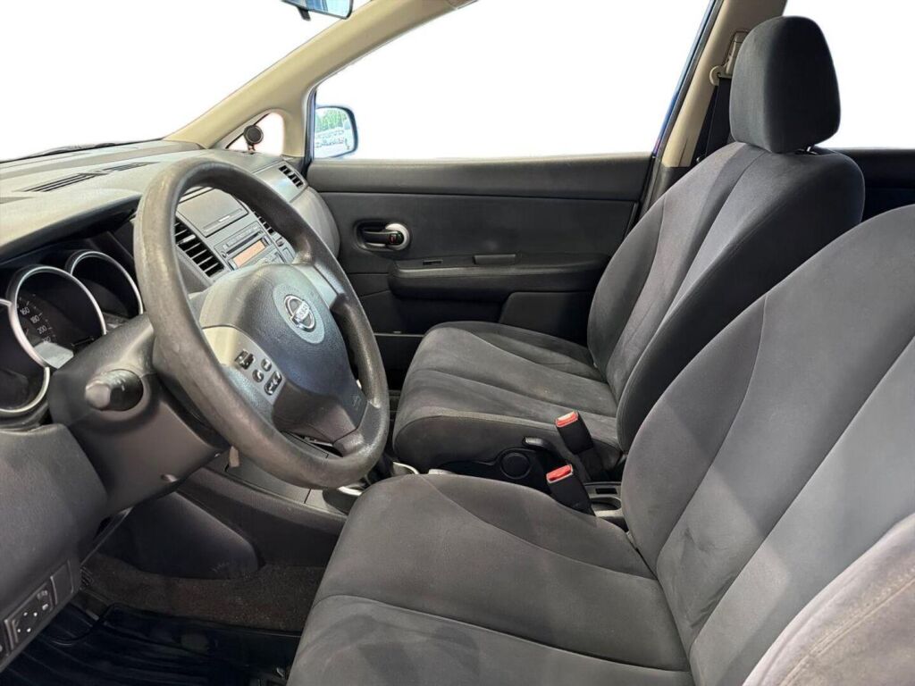 Nissan Tiida 2008 Sininen