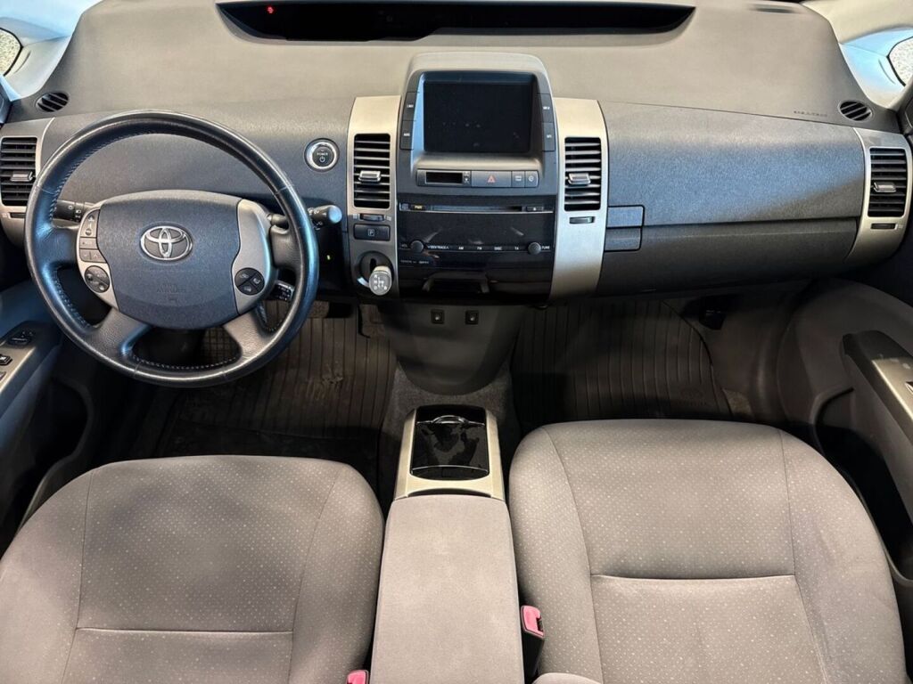 Toyota Prius 2009 Ruskea (beige)