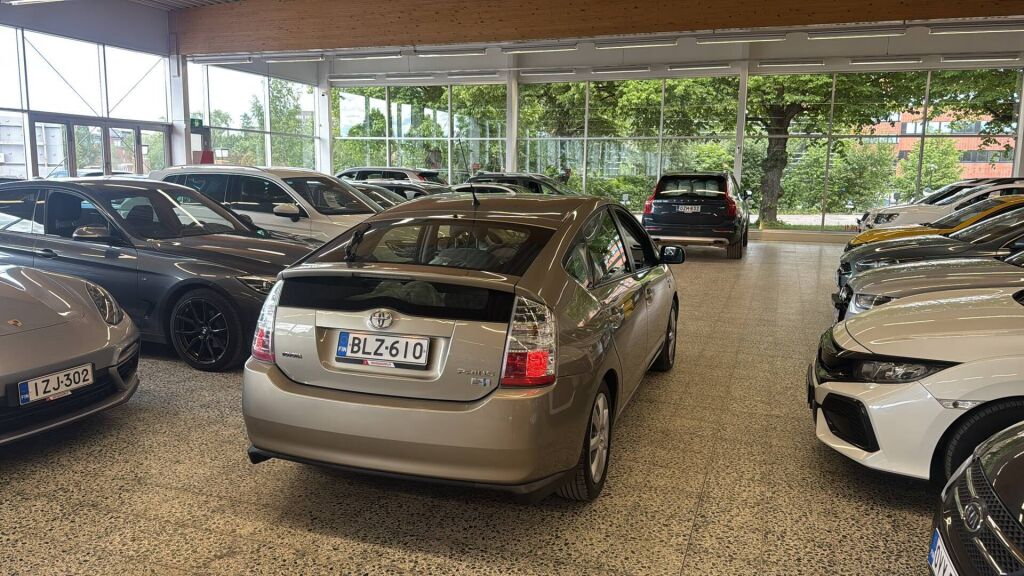 Toyota Prius 2009 Ruskea (beige)