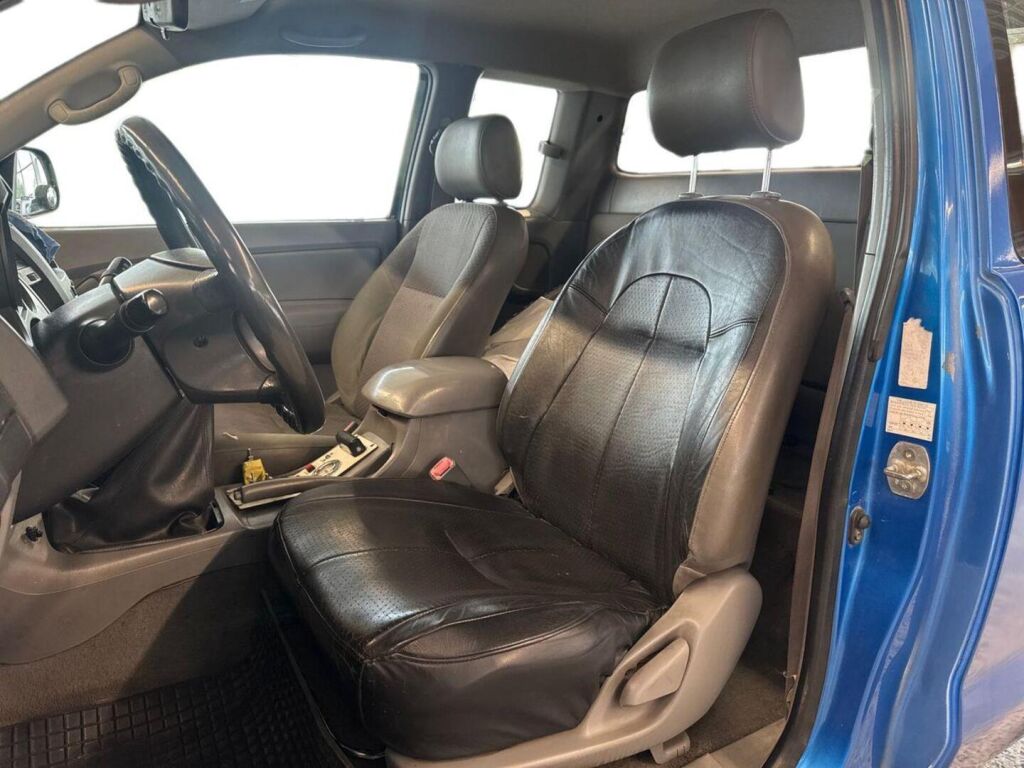 Toyota Hilux 2006 Sininen