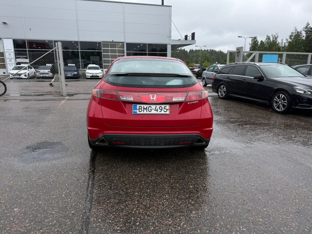 Honda Civic 2006 Punainen