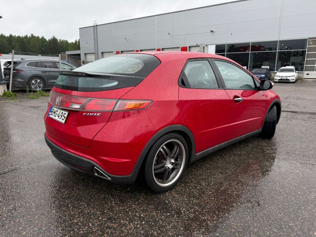 Honda Civic 2006 Punainen