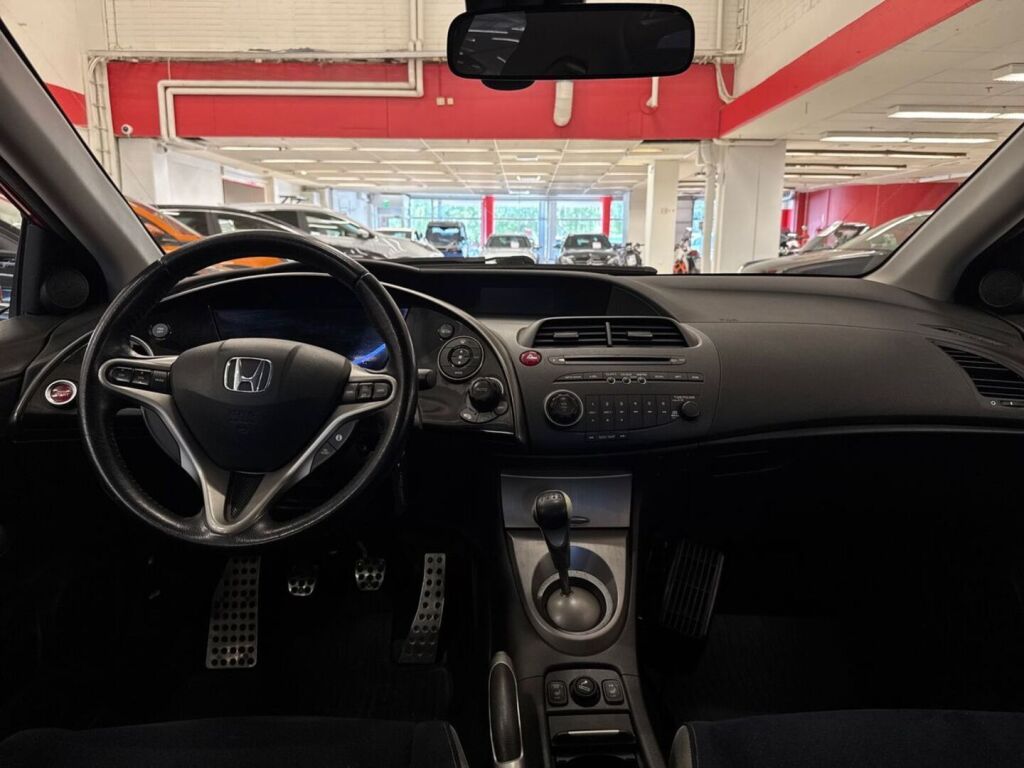 Honda Civic 2006 Punainen