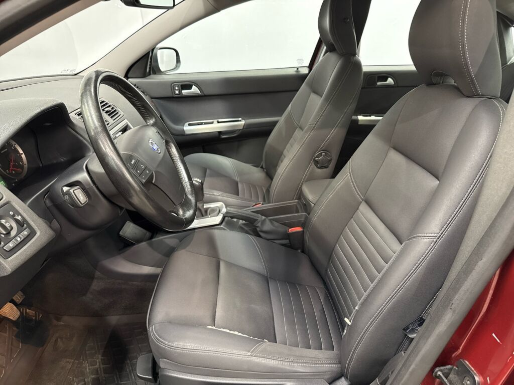 Volvo S40 2007 Punainen