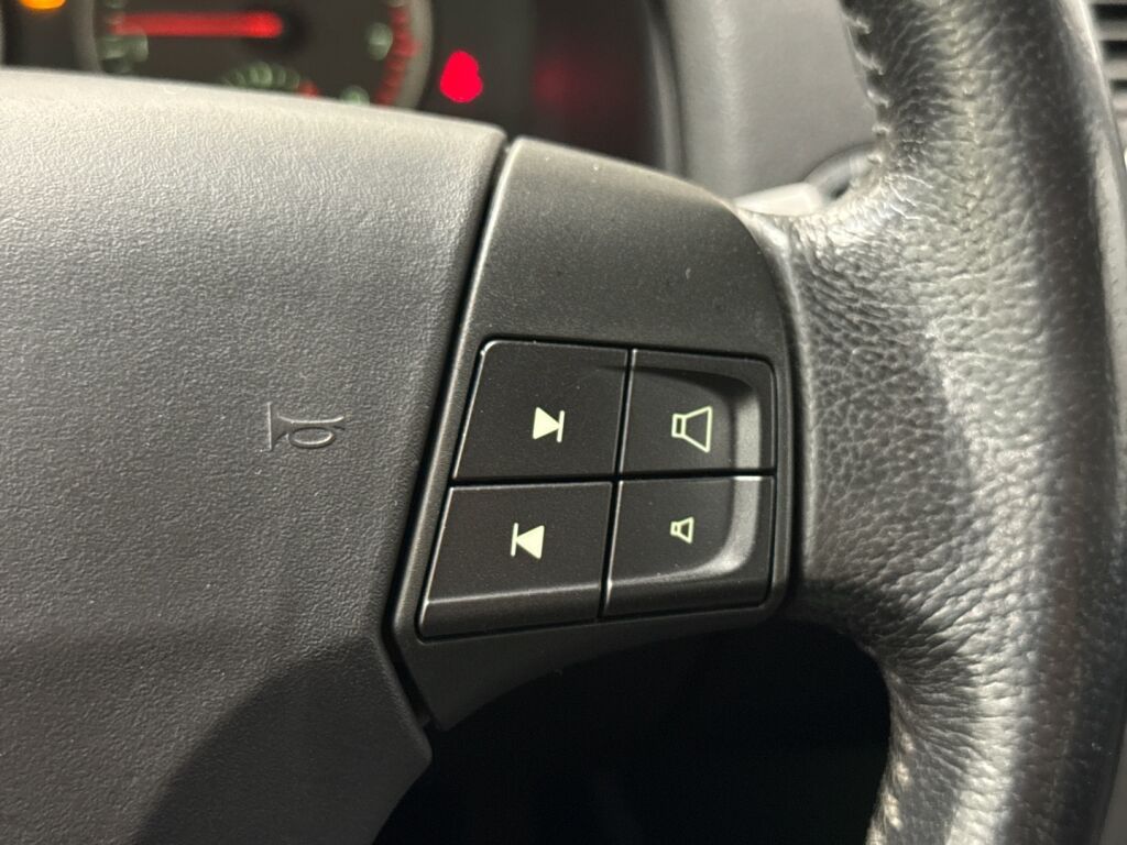 Volvo S40 2007 Punainen