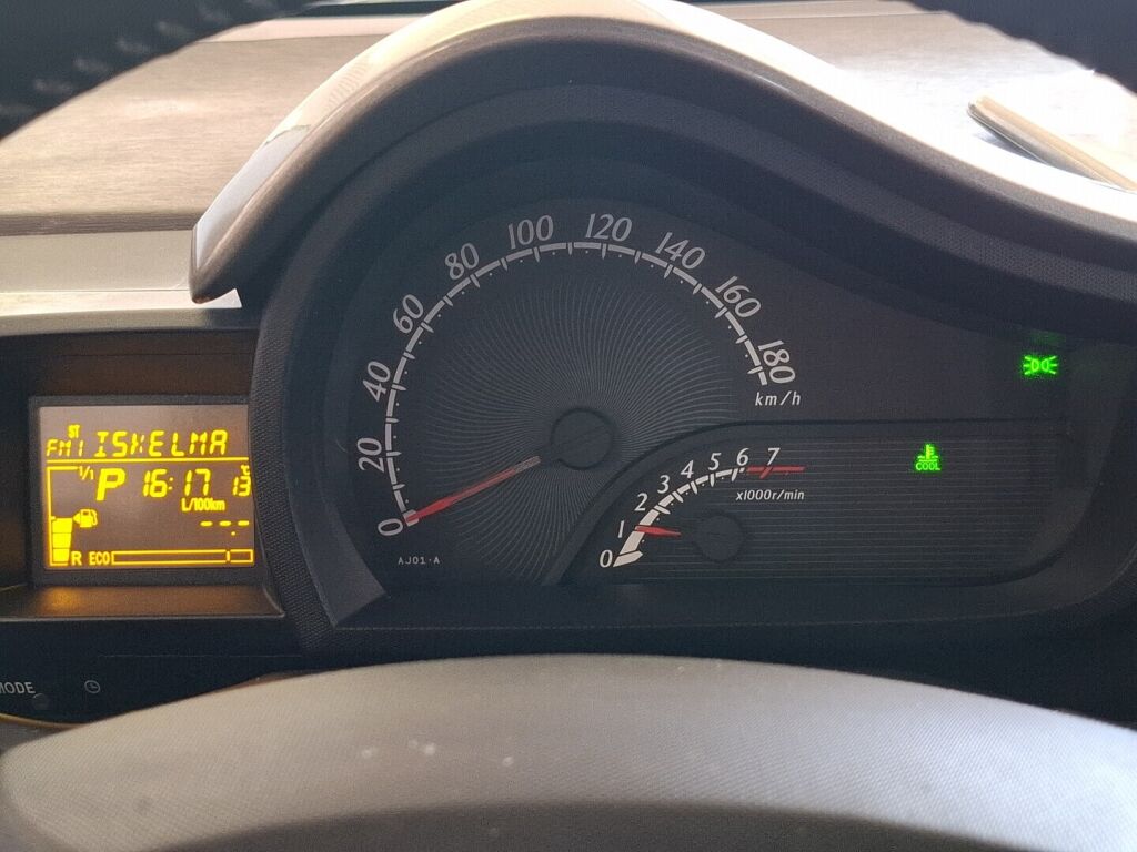 Toyota iQ 2009 Musta