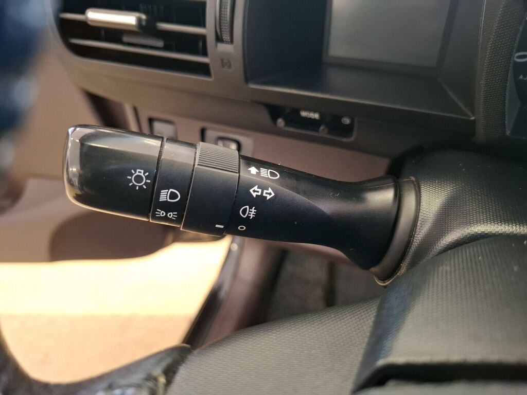 Toyota iQ 2009 Musta