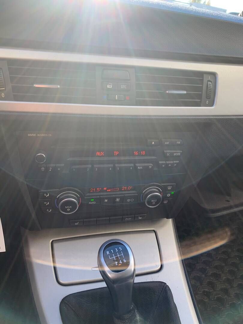 BMW 318 2009 Ruskea (beige)