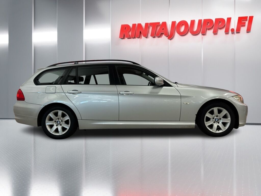 BMW 318 2009 Harmaa
